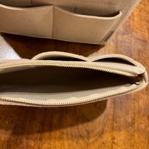 Tote organizer